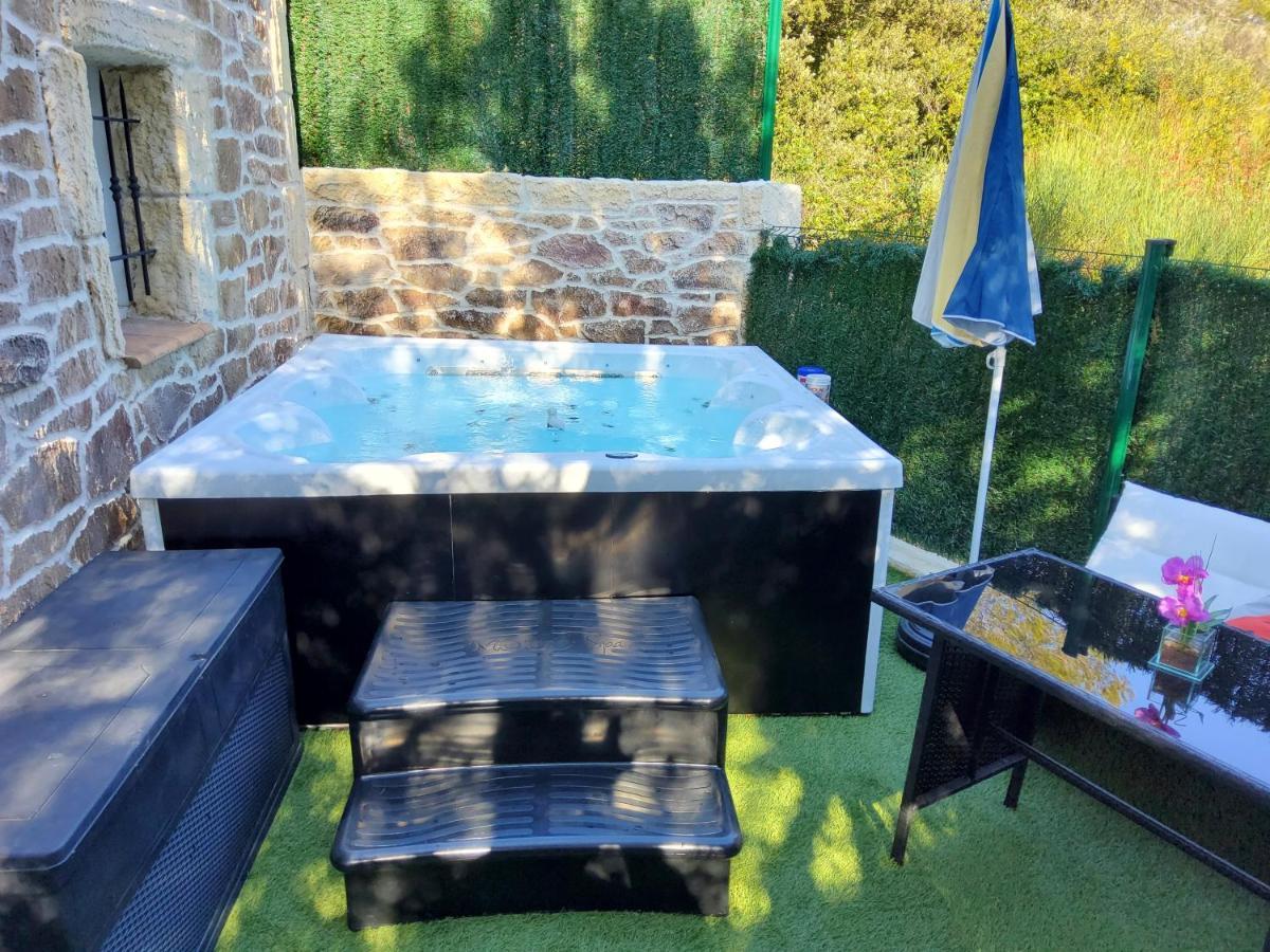 Studio Faillant Lorgues Spa Privatif Avec Superbe Piscine 외부 사진