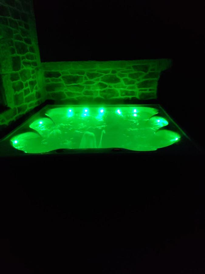 Studio Faillant Lorgues Spa Privatif Avec Superbe Piscine 외부 사진